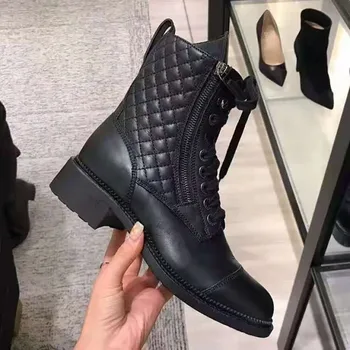 Lüks Tasarım Kışlık botlar Kadın Siyah Süet Deri yarım çizmeler sıcak ayakkabı Kadın 2023 Çapraz bağlı Botas Mujer Marka Şövalye Çizmeler