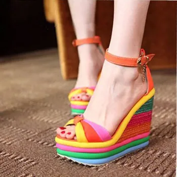 Moda kadın Sandalet Bohemian Mix Renk Renkli kadın Takozlar Ayakkabı Peep Toe Gökkuşağı yüksek topuklu sandalet