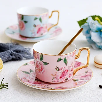 Modern Tasarım Sanat Kahve fincan ve çay tabağı Seti Seramik Moda Baskı Kahve Fincanları Yüksek Kalite Lüks Platillo De Taza Kupa Sevimli Fincan
