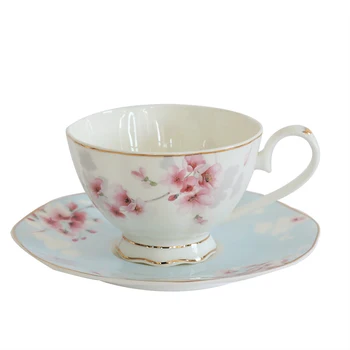 Yaratıcı Seramik çay bardağı seti Sevimli Kraliyet Avrupa Kahve fincan seti Porselen Gereçler Düğün Tazas De Cafe Mutfak Yemek Bar E5